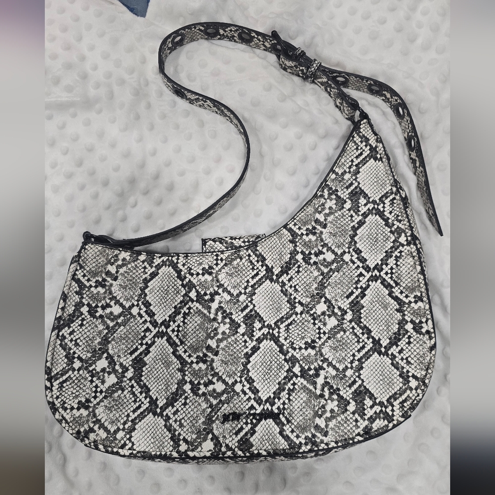 Betsey Johnson Chic shoulder bag